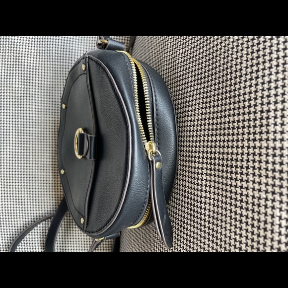 Black cross body bag- never used! - Picture 5 of 5